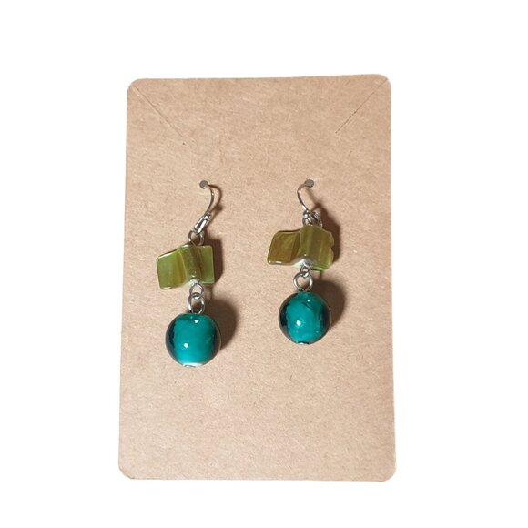 Vintage Green Turquoise Bead Dangle Earrings Handcrafted Jewelry Mother Of Pearl - Picture 4 of 4